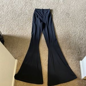 AERIE CROSSOVER FLARE